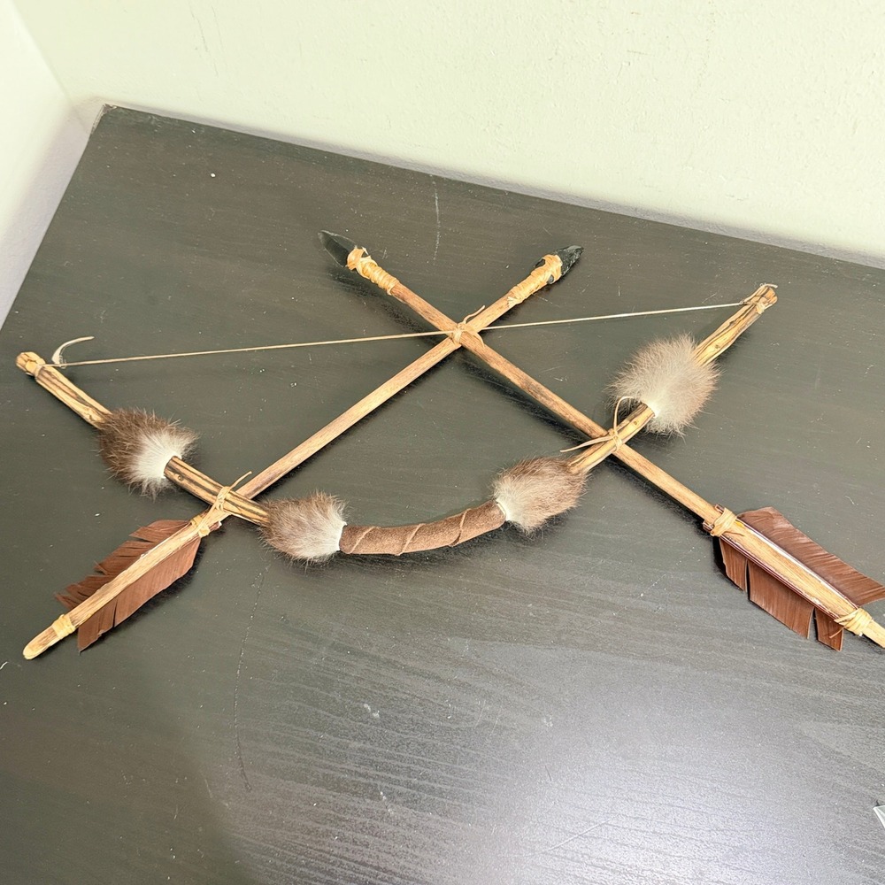 Mini Native American Artifact Reproduction Bow Arrow Set Wood Faux Wall Decor